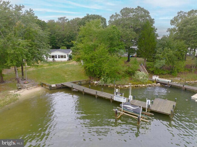 Foto del edificio - 45261 Christman Ln