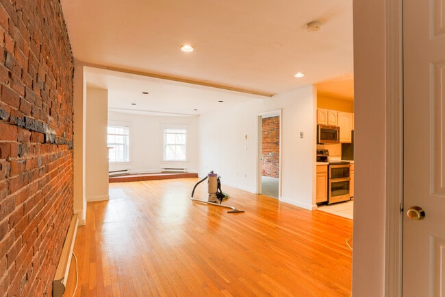 Building Photo - 1750 Washington St