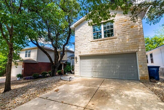 Building Photo - Stunning 3 Bedrooms, 2.5 Bathrooms Home in...