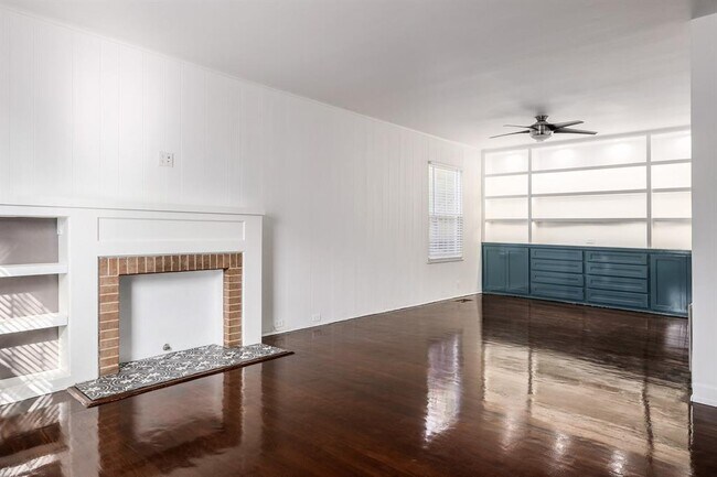 Building Photo - 804 W 31st St