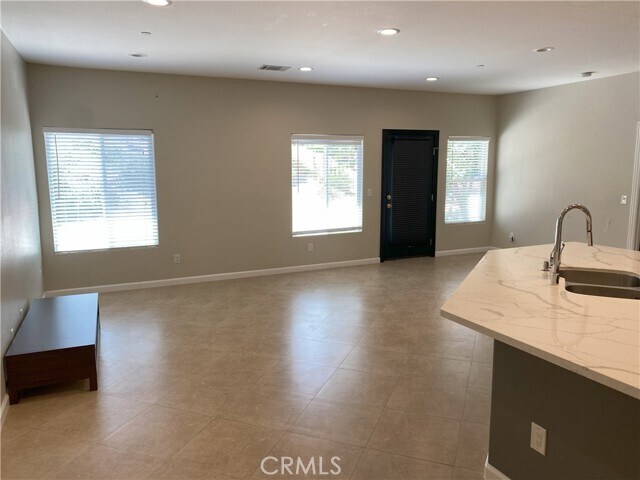 Building Photo - 12000 Knoefler Dr