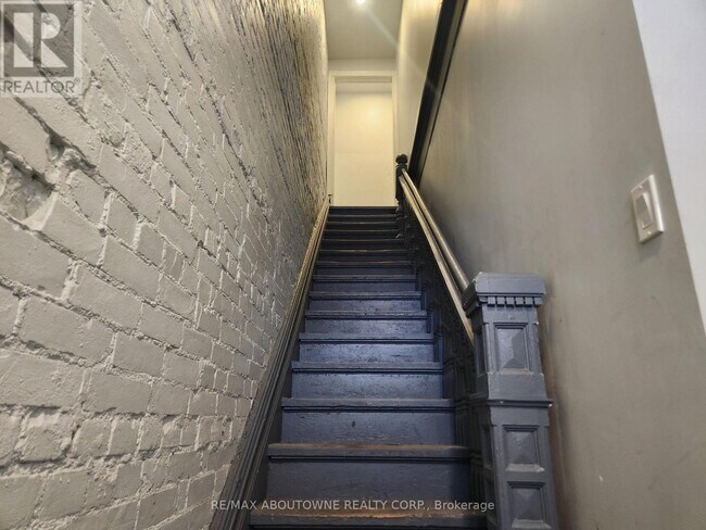 Photo du bâtiment - 498 Main St E