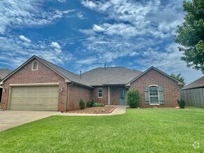 Building Photo - 15705 Creek Heights Dr