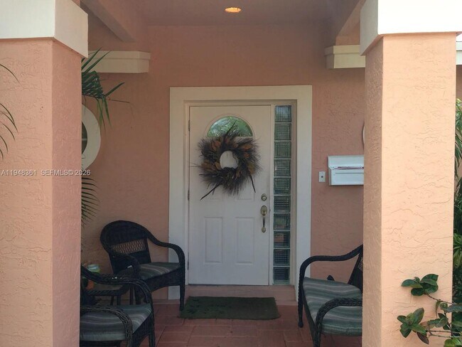 Building Photo - 812 SE 14th Ct