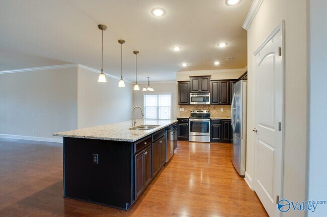 Foto del edificio - 407 E Mossyleaf Dr SW