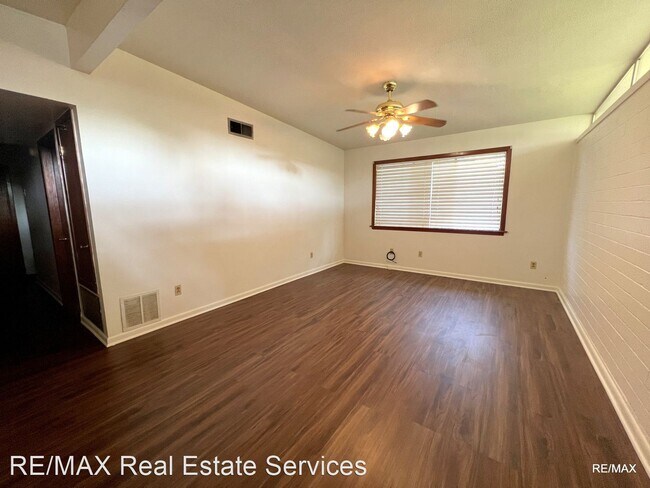 Building Photo - 3 br, 1.5 bath House - 4218 Paul Street