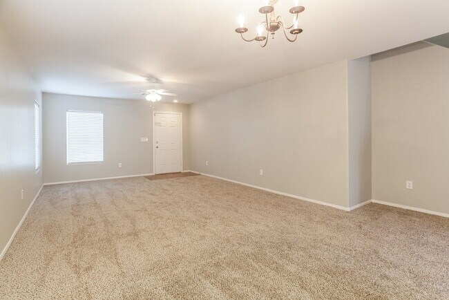 Foto del edificio - 4221 Cape Eagle Ave