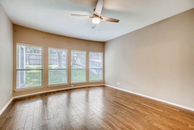 Foto del edificio - Beautiful Spacious Home!!!!