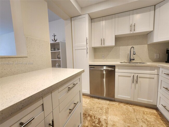 Foto del edificio - 3505 S Ocean Dr