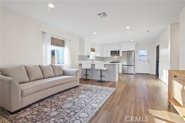 Foto del edificio - 3543 Sanborn Ave