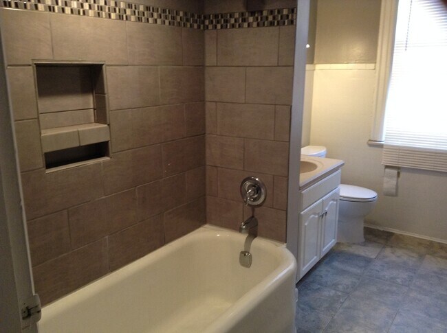 bathroom - 5440 Baywood St
