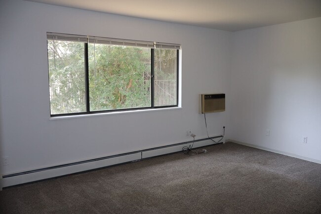 Building Photo - Central Fort Collins 2 Bedroom Condo