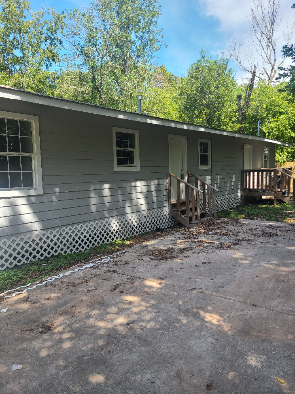 Primary Photo - 13703 Segrest Dr