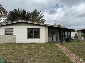 Building Photo - 5611 SW 37th St
