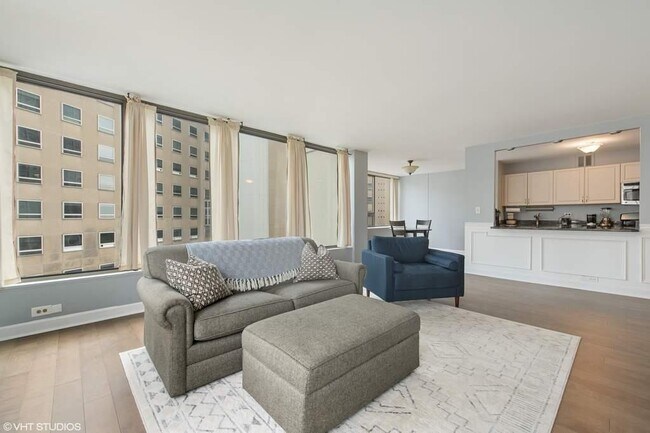 Foto del edificio - 2800 N Lake Shore Dr