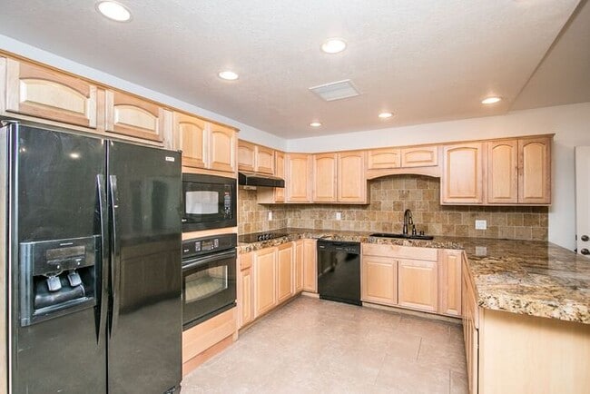 Building Photo - Farm House in Mesa !!