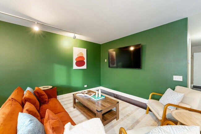 Foto del edificio - 1600 N Halsted St