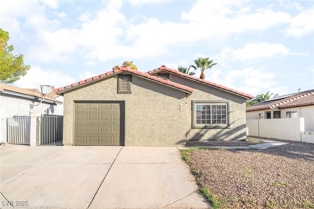 Foto principal - 603 Carleton Dr