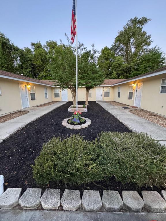 Foto principal - 2906 Pineland Dr