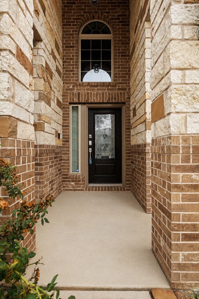 Building Photo - 8903 Lost Castle Wy