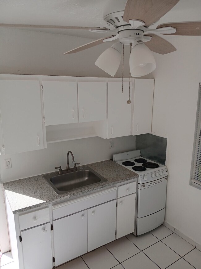 Foto del edificio - 2253 SW 16th St