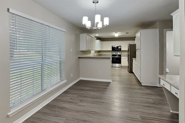 Foto del edificio - 2457 Ripplewood Dr