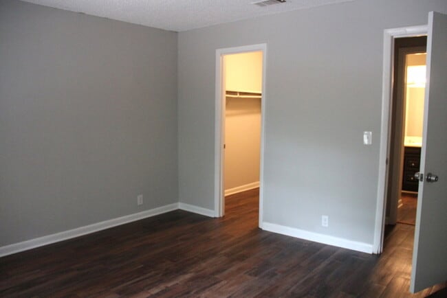 Photo - 1 Bed/ 1 Bath Condo! Harding / Southern Hills Area! Pets ok!