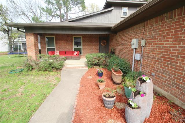 Building Photo - 18359 Hickory Cir