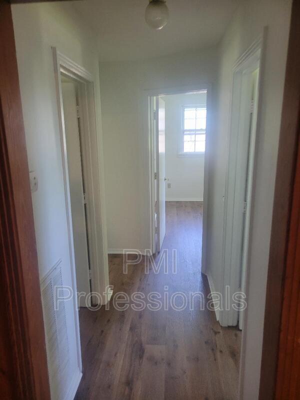 Building Photo - 4824 Bowfield Dr