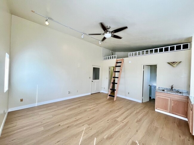 Building Photo - Upstairs Spacious ADU Studio with Loft and...