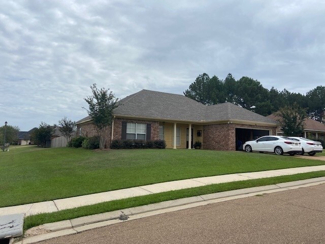 Foto principal - 100 Kenzie Ct
