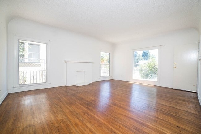 Foto del interior - 1271 S Sycamore Ave