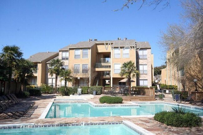 Building Photo - 2 bedroom in AUSTIN TX 78745