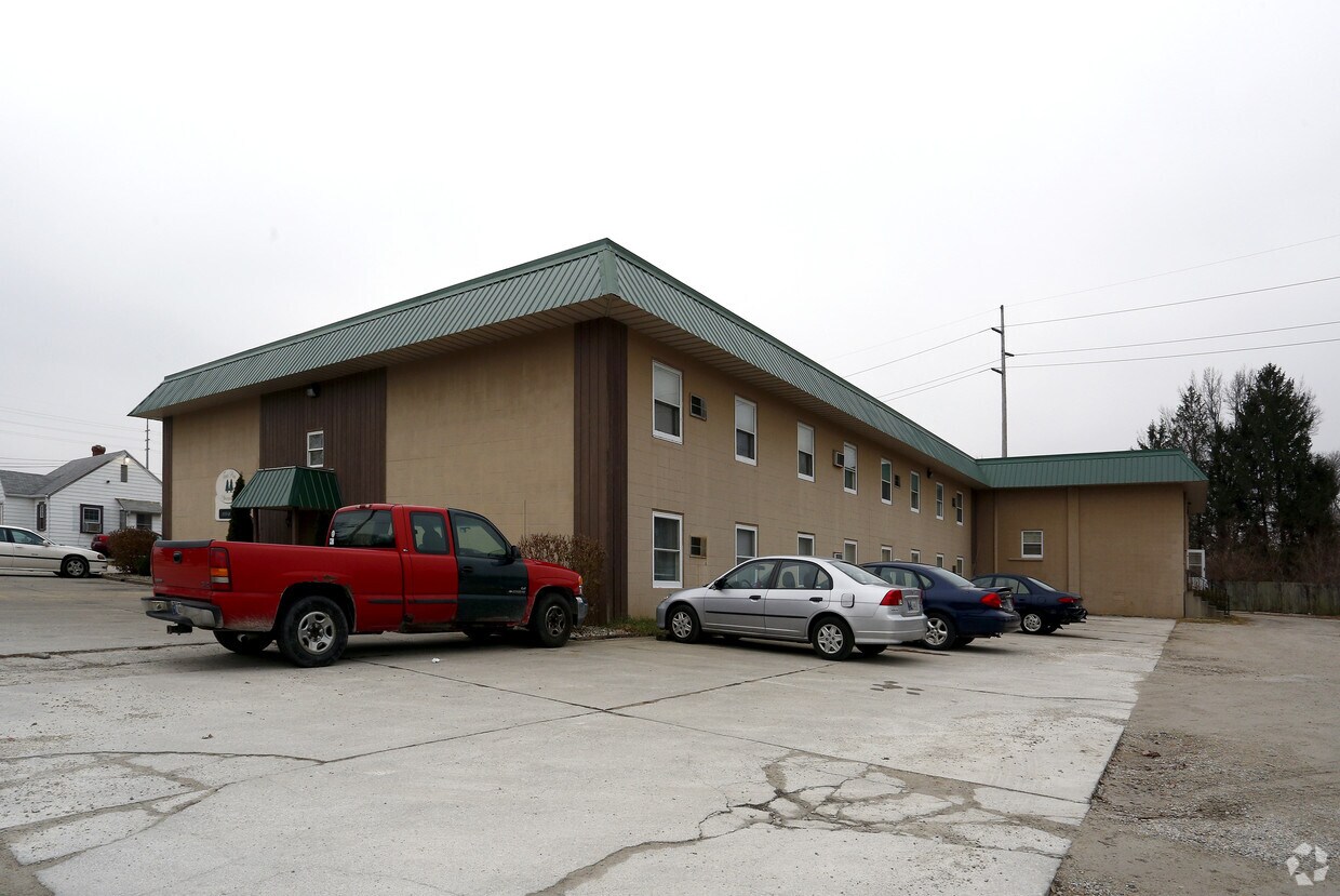 Foto del edificio - Twin Pine Apartments