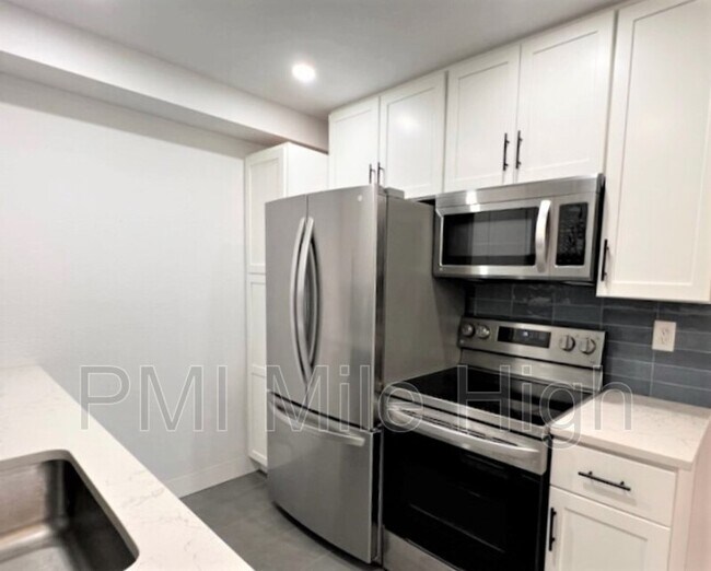 Building Photo - 7845 Barbara Ann Dr