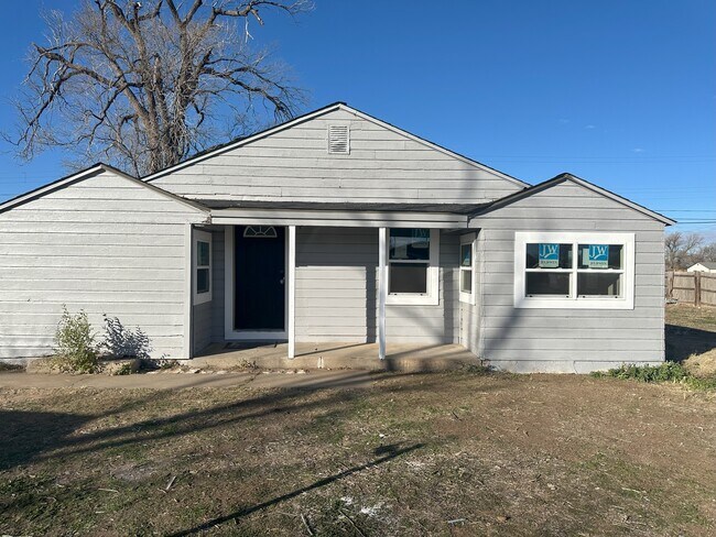 Building Photo - 1229 N Woodland St