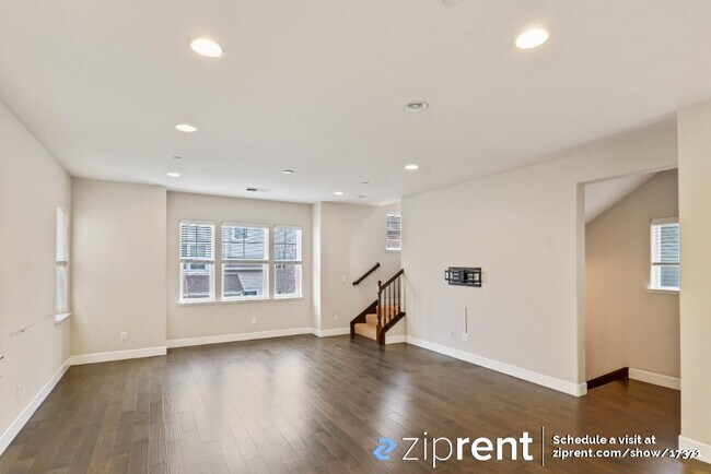 Building Photo - 722 Cannery Pl