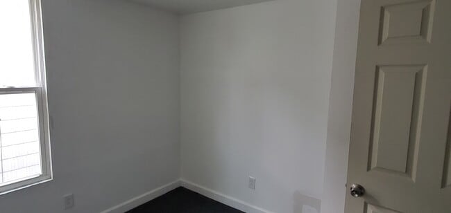 Building Photo - 10520 S Perry Ave