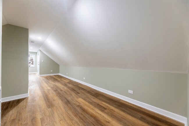 Building Photo - 6327 S Kenneth Ave