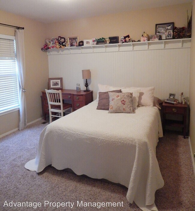 Building Photo - 3 br, 2.5 bath House - 5114 Corbett Drive