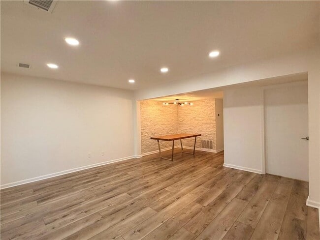 Foto del edificio - 4416 Chowning Way