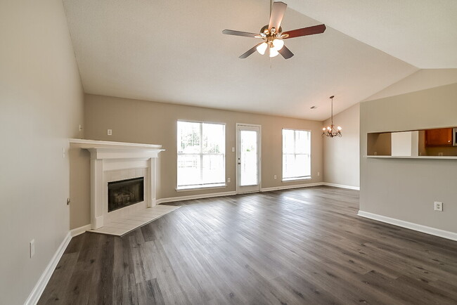 Building Photo - 1801 Cherry Creek Dr