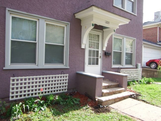 1209 Front Door - 1209 E 9th St