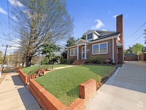 Building Photo - 504 University Ridge