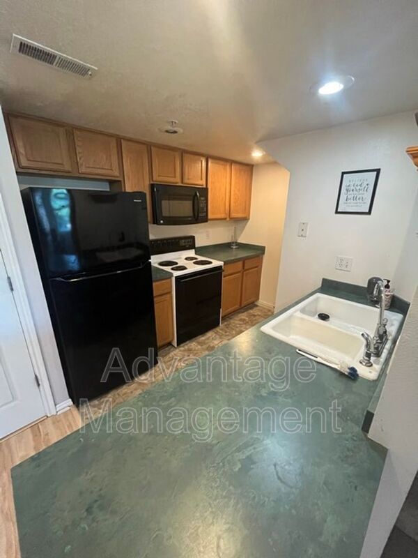 Foto del edificio - 112 W 1230 N St