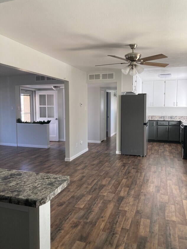 Foto principal - 3109 N Sunset Ave