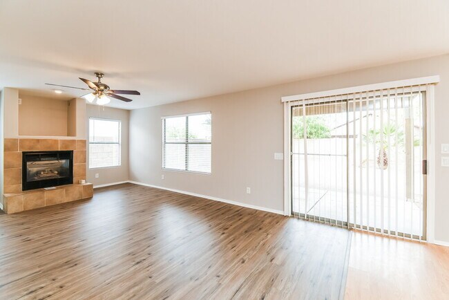 Foto del edificio - 1766 E Tyson St