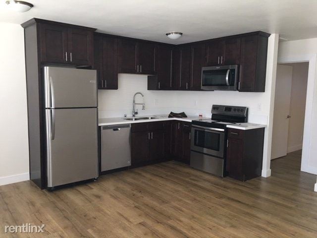 Building Photo - 318 E Louise St