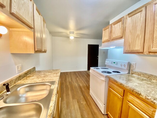 Foto del edificio - Greenway Park Apartments