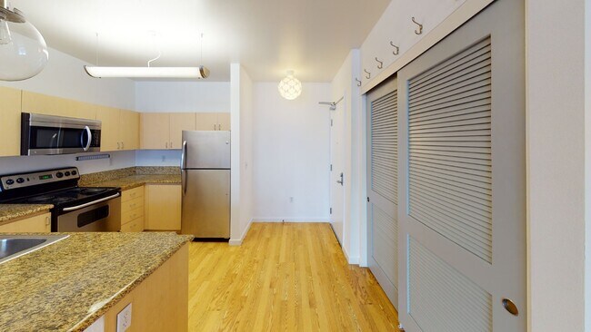 Foto del edificio - 1 + 1 Stylish Condo in Prime DTLA Location...